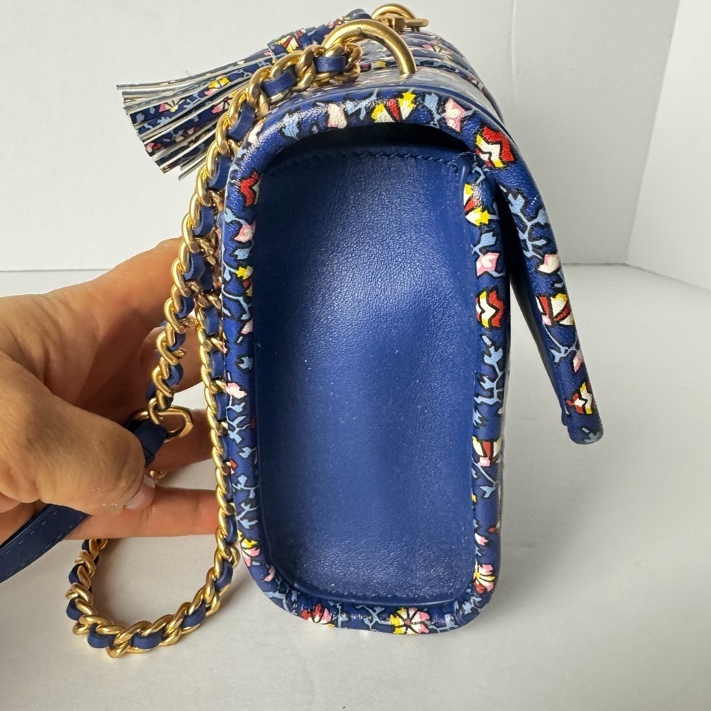 TORY BURCH FLEMING PRINTED SMALL CONVERTIBLE SHOULDER BAG BLUE WILD PANSY - Picture 13 of 16